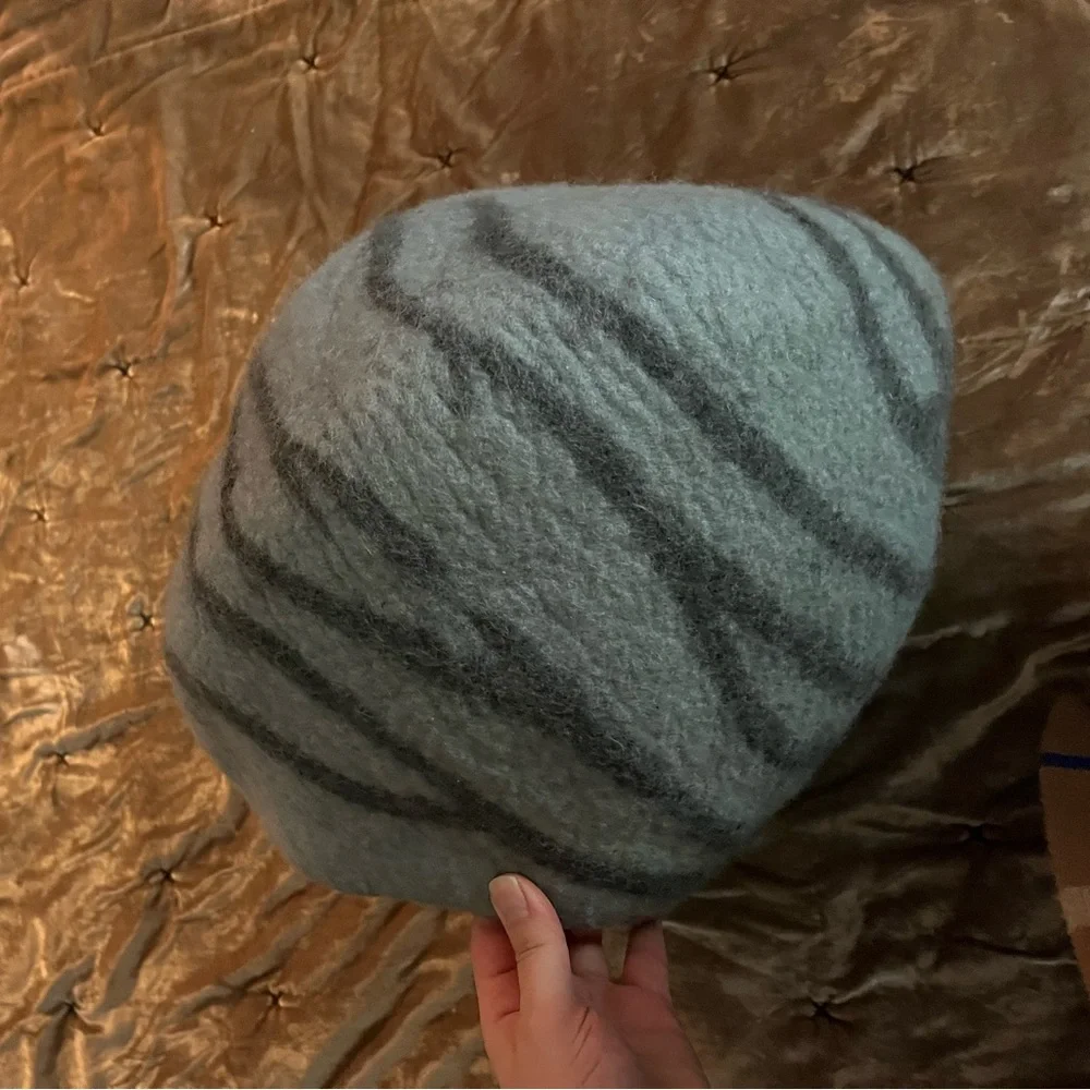 Meowfia Medium Wool Cat Cave - Picture 5 of 11